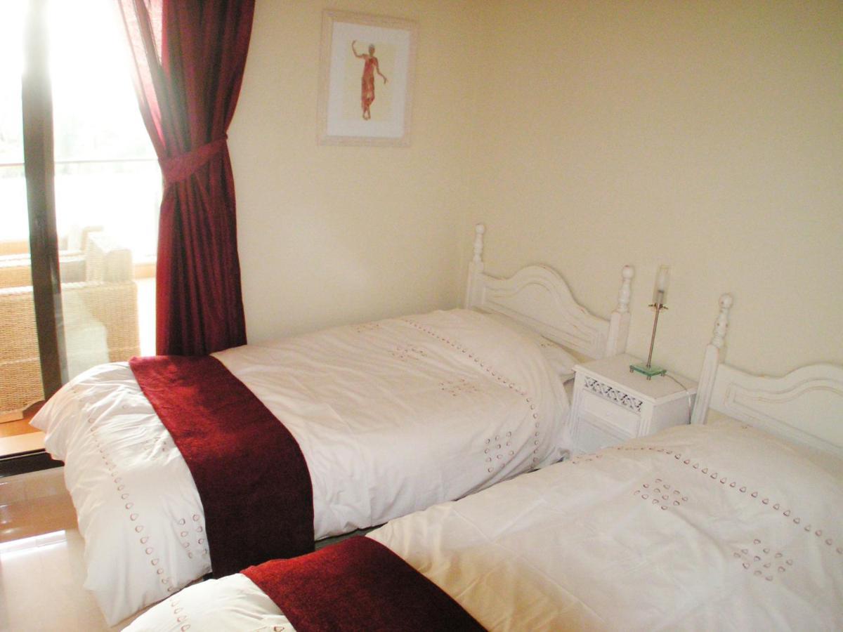 Salinas. Apartment For 4. Terrace/Parking/Pools/Gym/4Mins Beach Estepona Zewnętrze zdjęcie