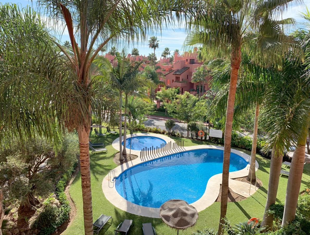 Salinas. Apartment For 4. Terrace/Parking/Pools/Gym/4Mins Beach Estepona Zewnętrze zdjęcie