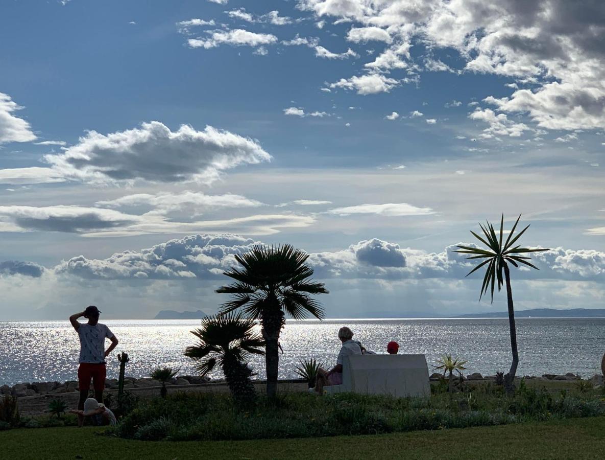 Salinas. Apartment For 4. Terrace/Parking/Pools/Gym/4Mins Beach Estepona Zewnętrze zdjęcie