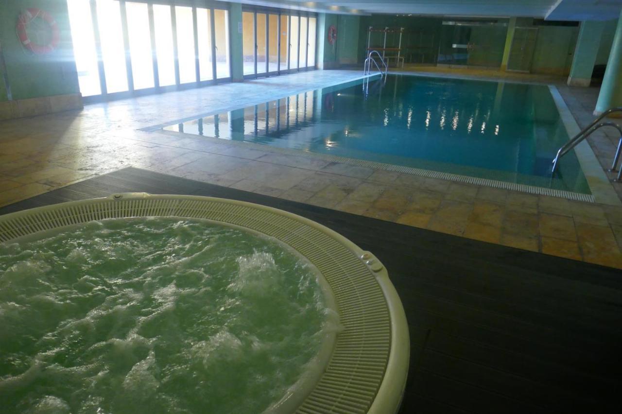 Salinas. Apartment For 4. Terrace/Parking/Pools/Gym/4Mins Beach Estepona Zewnętrze zdjęcie